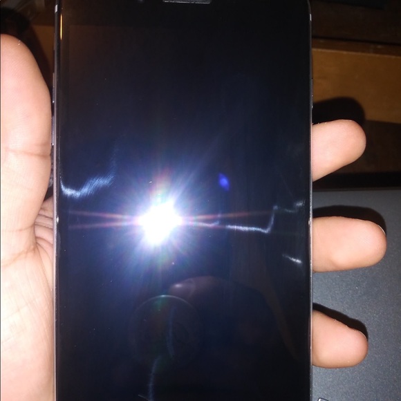 iPhone 8plus 64 GB sprint - Picture 2 of 5